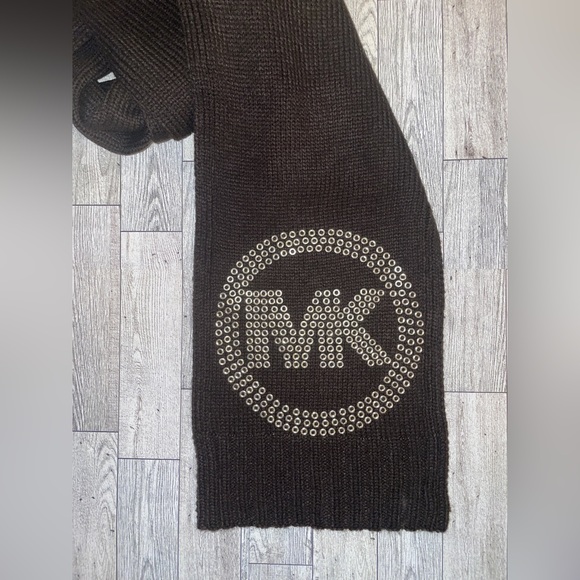 Michael Kors gold studded scarf 🧣 - Picture 7 of 7
